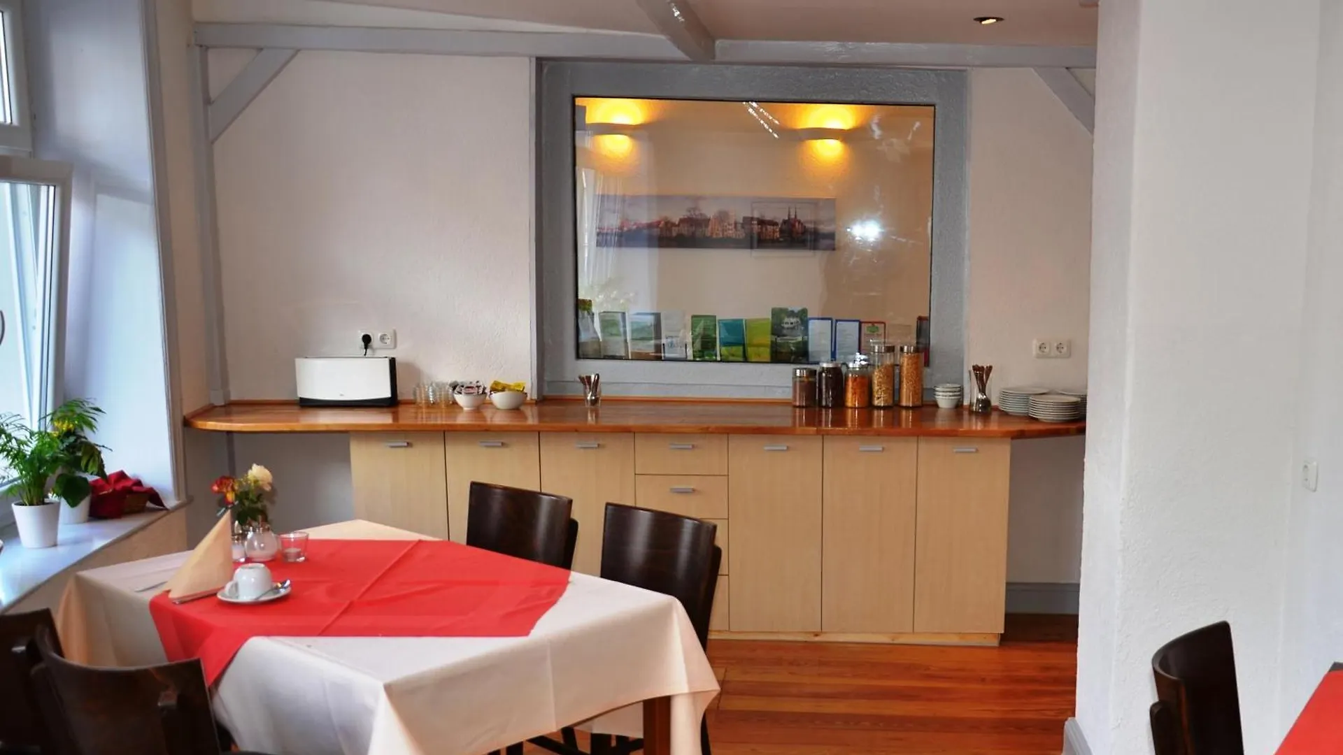Cvjm Hotel Am Dom لوبيك